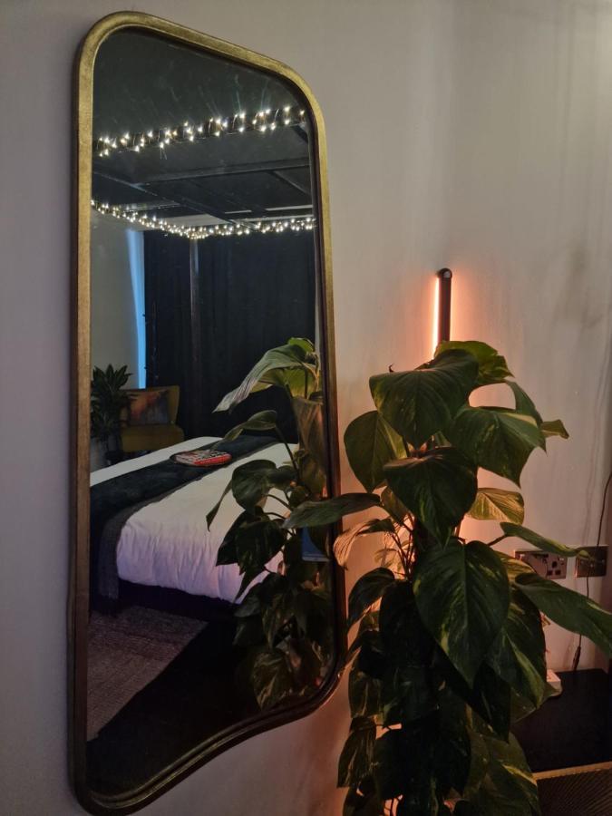 The Penny Black Apartment With Indoor Hot Tub Slamannan Kültér fotó